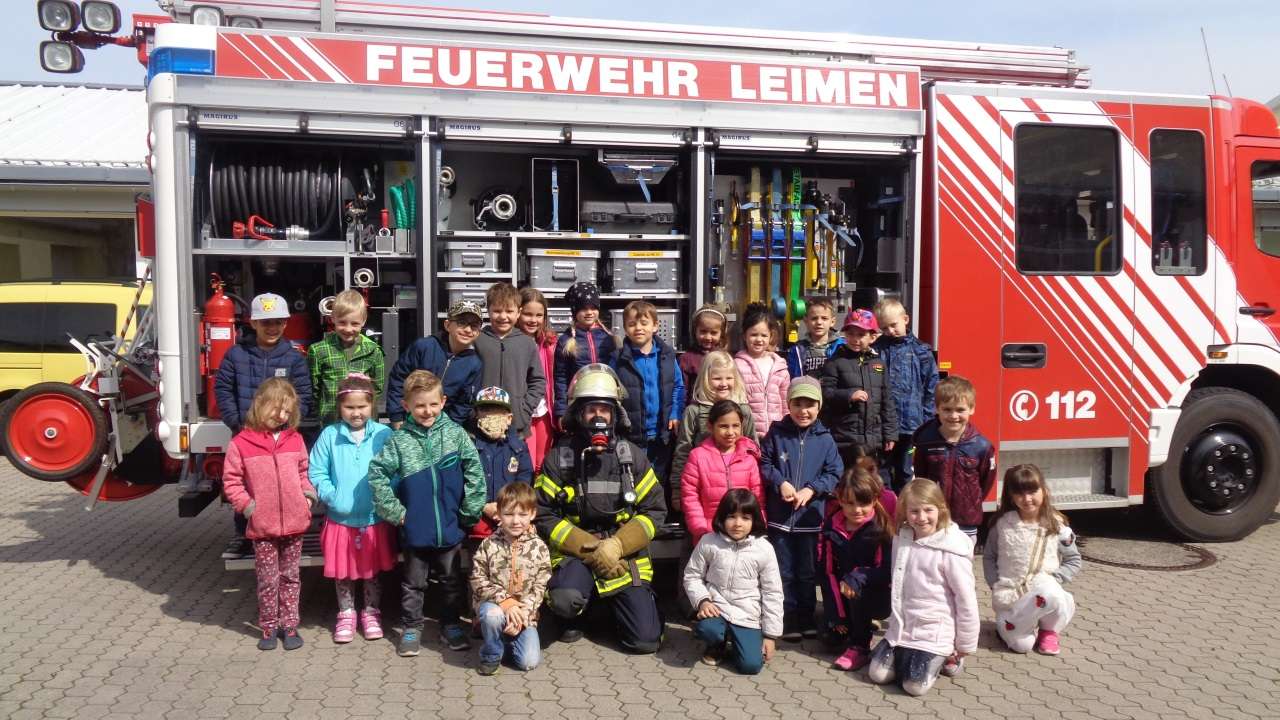  Die Schulanfänger vom Pestalozzi Kindergarten besuchten die Freiwillige Feuerwehr Leimen 