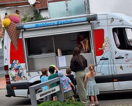 Eiswagen im Kindergarten